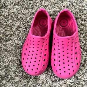 Totes sz6 slip on shoes